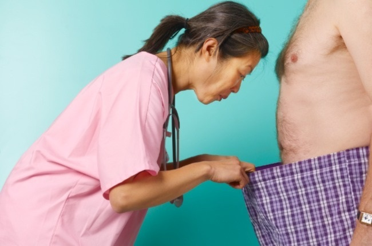 El hombre de 27 años consultó a un urólogo, otorrinolaringólogo y expertos en enfermedades infecciosas para tratar de encontrar una cura para su problema. (FOTO: Getty Images)