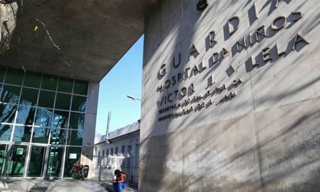 El chico de 9 años ingresó al hospital el sábado, en donde permanece internado en el área de terapia. El chico de 9 años ingresó al hospital el sábado, en donde permanece internado en el área de terapia.