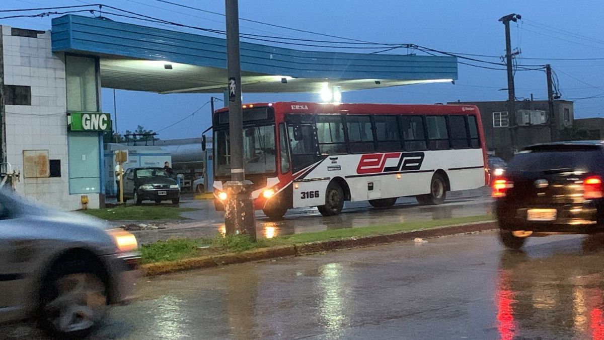 El incendio ocurrió este miércoles minutos antes de las 8 sobre Presidente Perón al 4000 de Santa Fe.
