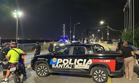 El corte total del Puente Carretero comenzó alrededor de las 15:30 y se levantó pasada la medianoche. El corte total del Puente Carretero comenzó alrededor de las 15:30 y se levantó pasada la medianoche.