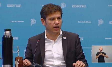 El gobernador de Buenos Aires, Axel Kicillof, salió este lunes a cruzar duro al presidente Javier Milei tras la quita del Fondo para el Fortalecimiento Fiscal de la Provincia. El gobernador de Buenos Aires, Axel Kicillof, salió este lunes a cruzar duro al presidente Javier Milei tras la quita del Fondo para el Fortalecimiento Fiscal de la Provincia.