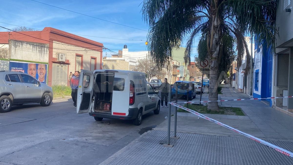 Litoral Gas intervino rápidamente para controlar la pérdida y -por precaución- cercaron la zona. Litoral Gas intervino rápidamente para controlar la pérdida y -por precaución- cercaron la zona.