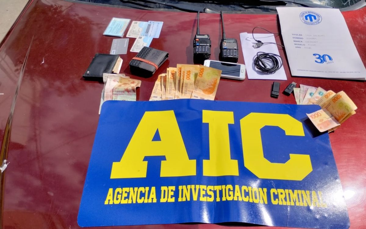 Los presuntos ladrones iban en un auto con inhibidores de señal.