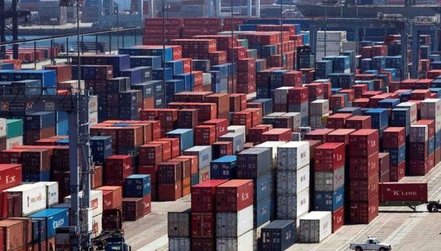 Las cadenas con mayor ingreso de importados son también las que más empleo pierden, reforzando la correlación entre ambas variables. Las cadenas con mayor ingreso de importados son también las que más empleo pierden, reforzando la correlación entre ambas variables.
