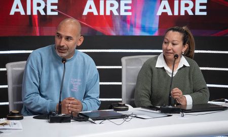 Walter y Joana visitaron los estudios de Aire de Santa Fe. Walter y Joana visitaron los estudios de Aire de Santa Fe.