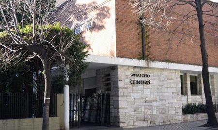 En el texto, el sanatorio confirmó que Jorge Messi murió a las 2 de la madrugada. Además, expresó sus condolencias a sus familiares y seres queridos. En el texto, el sanatorio confirmó que Jorge Messi murió a las 2 de la madrugada. Además, expresó sus condolencias a sus familiares y seres queridos.