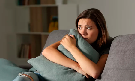Las escenas de asesinatos afectan a las hormonas hepáticas en su tarea para la digestión de glucosa. Las escenas de asesinatos afectan a las hormonas hepáticas en su tarea para la digestión de glucosa.