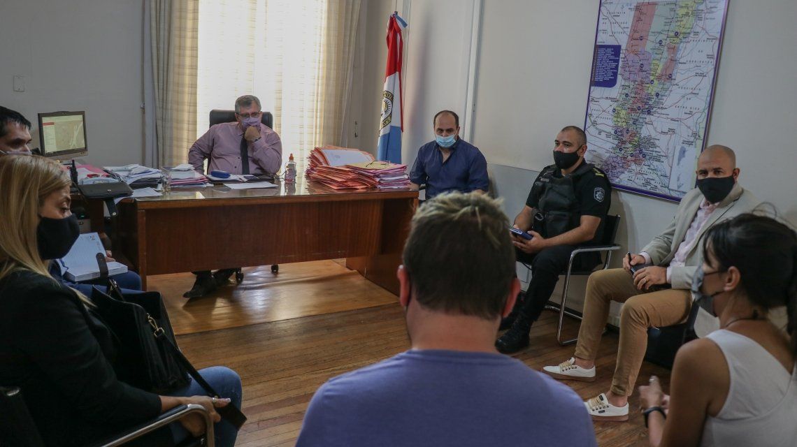 En el Ministerio de Seguridad, autoridades y representantes de la Policía recibieron a cadetes que son víctimas de los motochorros en la ciudad de Santa Fe y en el departamento La Capital.