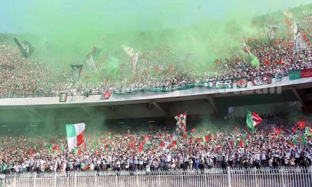 La tragedia sucedio en la tribuna de MC Alger. La tragedia sucedio en la tribuna de MC Alger.