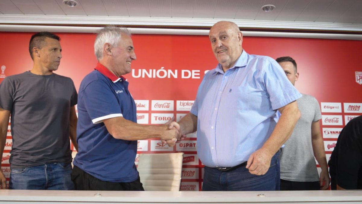 Leonardo Madelón fue presentado por Luis Spahn en conferencia de prensa de cara a su cuarto ciclo como entrenador de Unión.