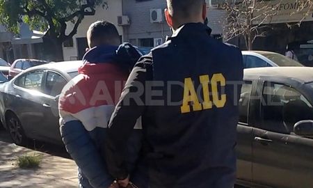 Juancito era buscado por un ataque armado que dejó a un hombre fallecido y a otro herido en Villa Hipódromo. Juancito era buscado por un ataque armado que dejó a un hombre fallecido y a otro herido en Villa Hipódromo.