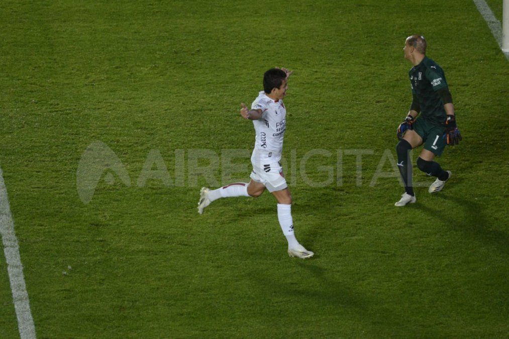 El Pulga se lució en la semifinal de la Copa de la Liga Profesional.
