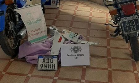 Parte de los elementos secuestrados durante el procedimiento. Parte de los elementos secuestrados durante el procedimiento.