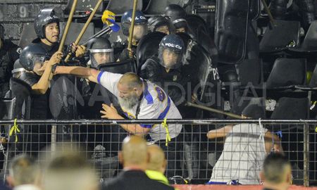 Graves incidentes fueron protagonizados en Rosario por hinchas de Boca y Gimnasia. Graves incidentes fueron protagonizados en Rosario por hinchas de Boca y Gimnasia.