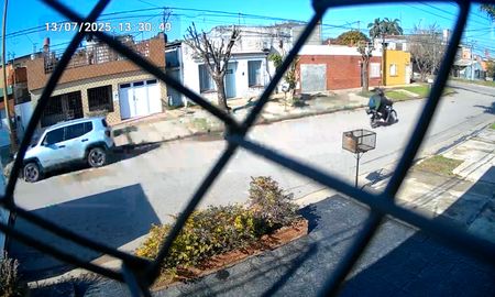 Captura del video que registró el momento del choque letal en barrio Piquete Las Flores. Captura del video que registró el momento del choque letal en barrio Piquete Las Flores.