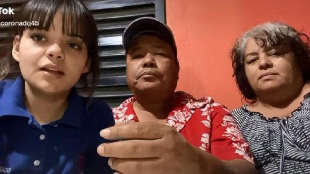 Sorprendente video de un padre que fingió tener discapacidad para que su hija obtenga beca