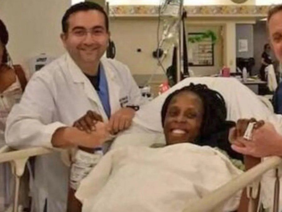 La mujer, de 25 años, fue trasladada desde Mali por orden del Gobierno, al determinar que la paciente necesitaba atención especializada por su embarazo múltiple.