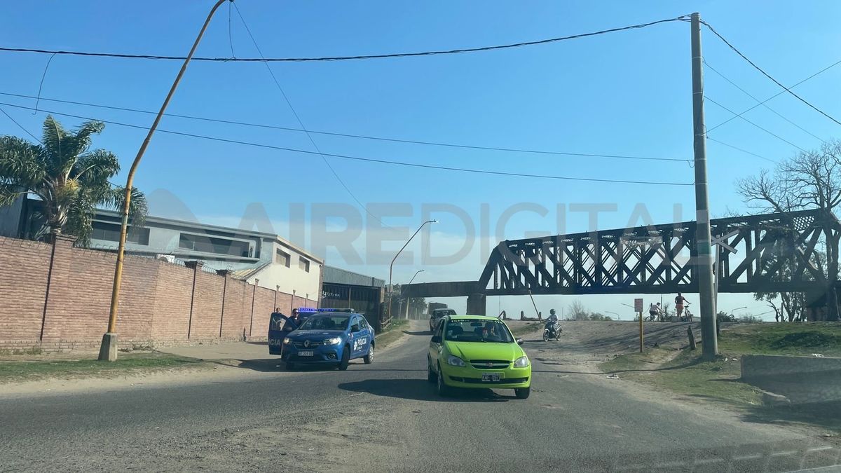 La víctima de 32 años fue trasladada al hospital Cullen con heridas en la cabeza y el rostro.