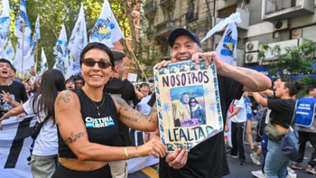 La intendenta de Quilmes, una de las principales oradoras, llamó a “cuidar la democracia” y aseguró que la salida a la crisis actual debe ser “política y colectiva”.