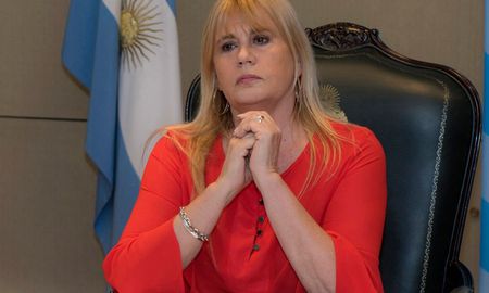 La posible salida de la Ministra de Justicia Marcela Losardo del Gabinete nacional sigue instalada con fuerza mientras crece la versión de que sería reemplazada por el diputado nacional Martín Soria. La posible salida de la Ministra de Justicia Marcela Losardo del Gabinete nacional sigue instalada con fuerza mientras crece la versión de que sería reemplazada por el diputado nacional Martín Soria.