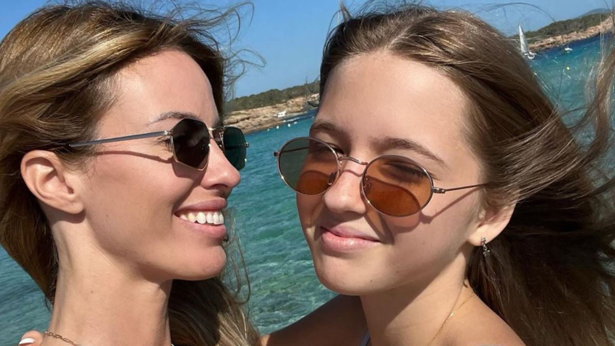 La joven tiene 14 años y sube videos bailando a TikTok.