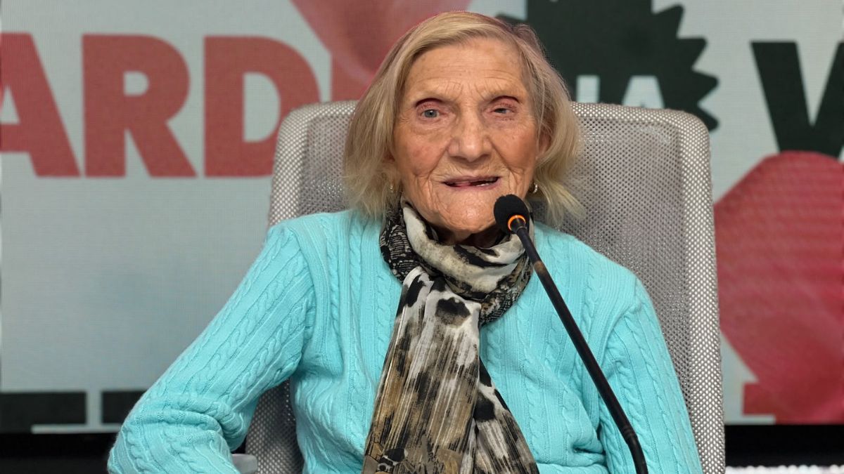 Teresa Abramovich tiene 92 años y continúa nadando. Fue la primera mujer federada santafesina. Teresa Abramovich tiene 92 años y continúa nadando. Fue la primera mujer federada santafesina.