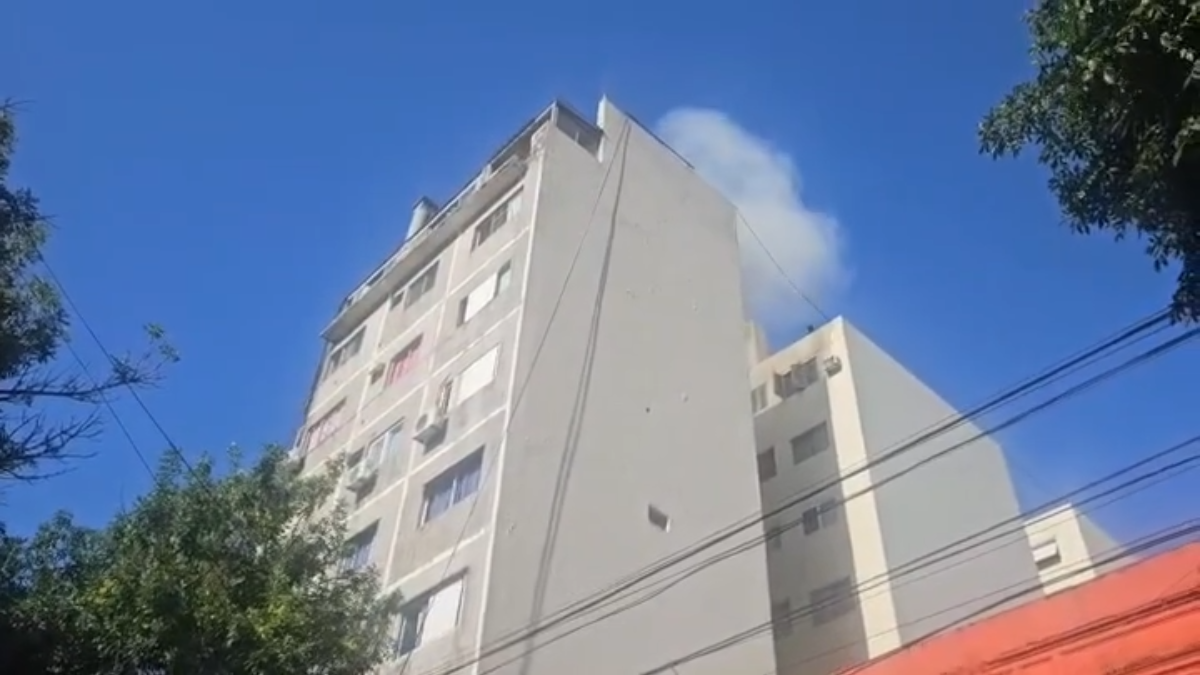 Ocurre en un edificio ubicado en el cruce de las calles San José y Pedro Echague.