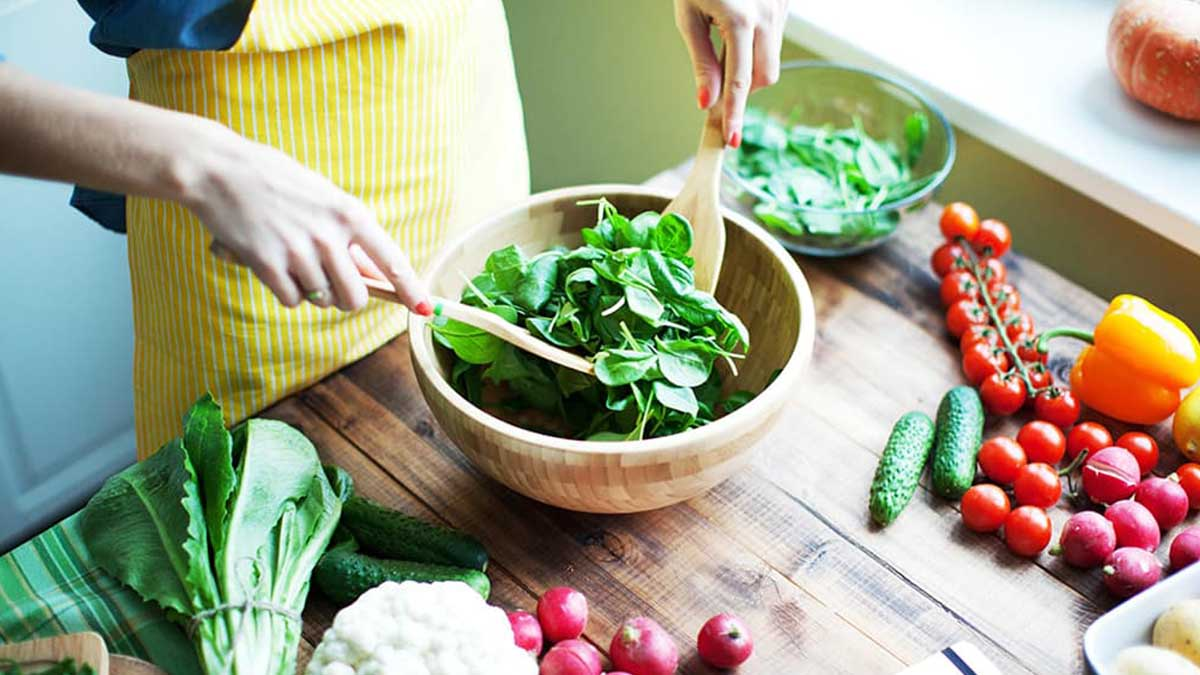Comer y cenar más temprano puede ayudarnos a adelgazar y a mejorar nuestra salud metabólica, es decir, nos ayuda a tener mejores digestiones.