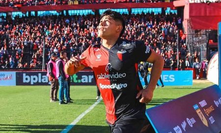 Agustín Ojeda, ex Colón, es nuevo jugador de Chaco For Ever. Agustín Ojeda, ex Colón, es nuevo jugador de Chaco For Ever.