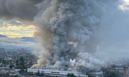 El hecho comenzó alrededor de las 7 de este sábado cuando se decretó una alerta por un incendio en las dependencias del Hospital San Borja Arriarán. El hecho comenzó alrededor de las 7 de este sábado cuando se decretó una alerta por un incendio en las dependencias del Hospital San Borja Arriarán.