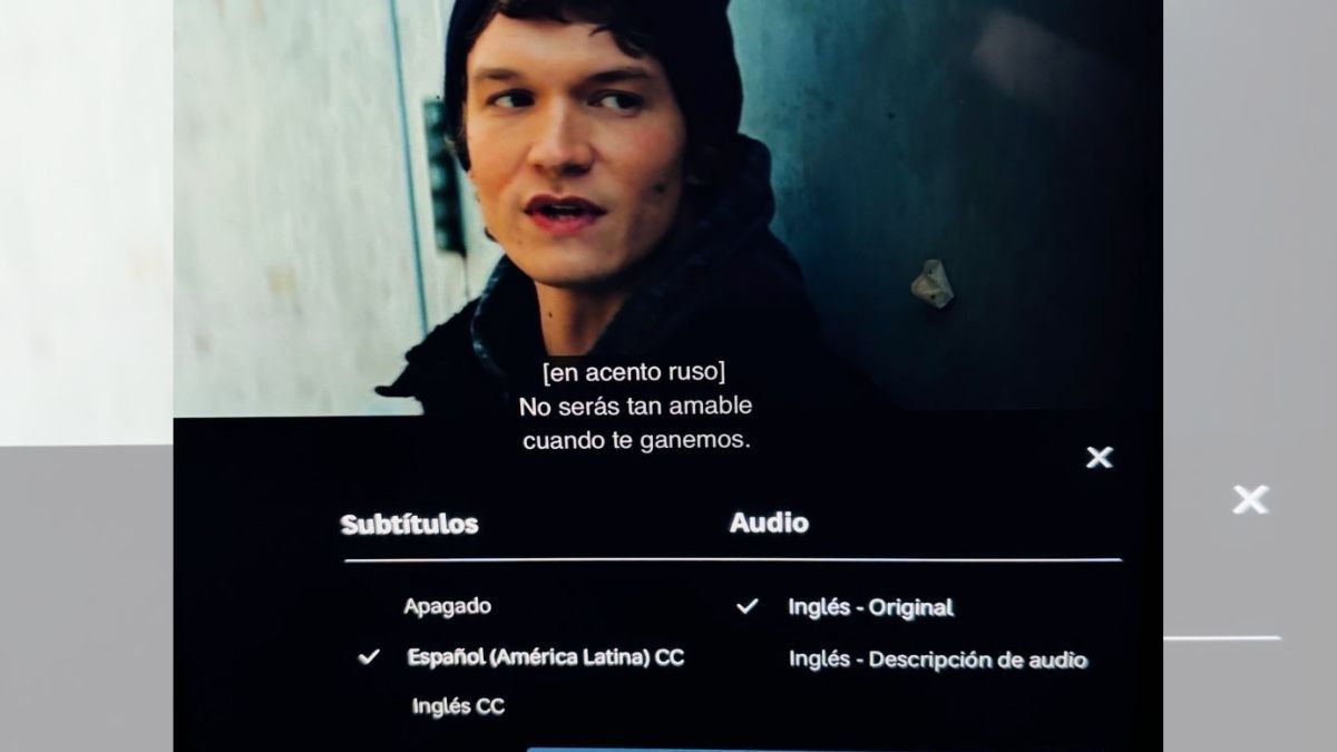 Heated Rivalry sigue la historia de dos estrellas del hockey que pasan de la rivalidad extrema a una relación marcada por la pasión y el conflicto.