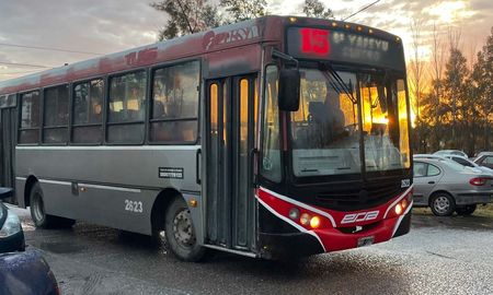 UTA amenaza con una medida de fuerza en el transporte público en Santa Fe contra la empresa Ersa por el despido sin causa de un trabajador. UTA amenaza con una medida de fuerza en el transporte público en Santa Fe contra la empresa Ersa por el despido sin causa de un trabajador.