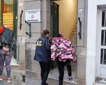 Las mujeres al momento de ser trasladadas a la sede homicidios de la Agencia de Investigación Criminal. Las mujeres al momento de ser trasladadas a la sede homicidios de la Agencia de Investigación Criminal.