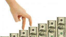 La corrida al dólar forzó el cambio de esquema económico del Gobierno La corrida al dólar forzó el cambio de esquema económico del Gobierno