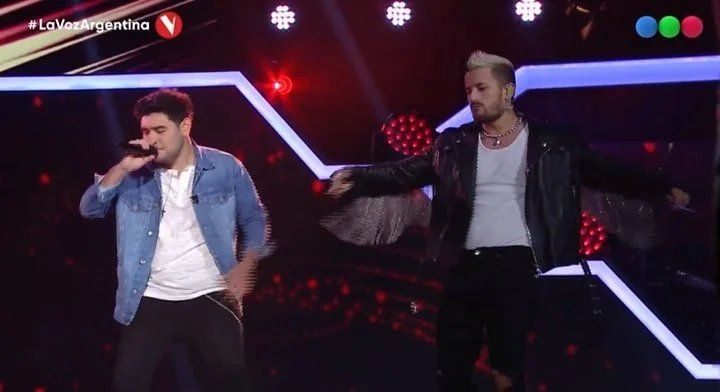 Tomás cantó junto a Mau y Ricky.