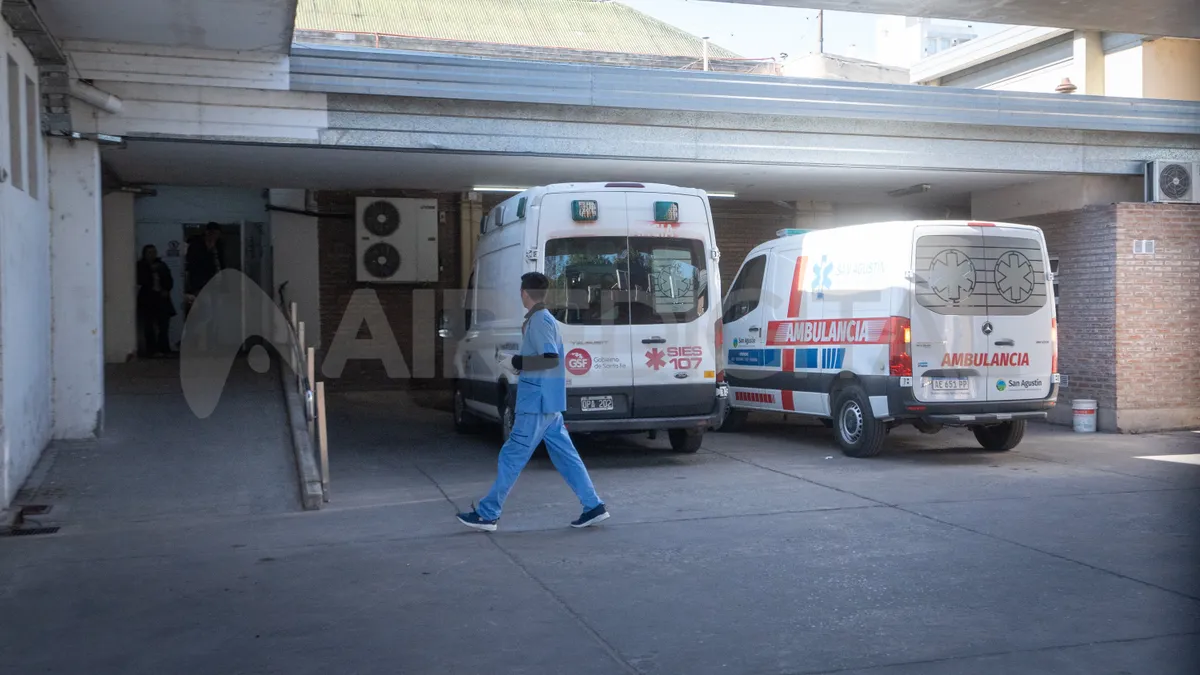 La joven de 20 años fue trasladada al Hospital Cullen. La joven de 20 años fue trasladada al Hospital Cullen.
