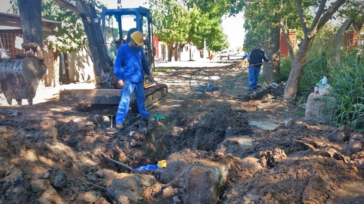 La provincia trabaja en una nueva red de agua potable en Villa Hipódromo y en Centenario.
