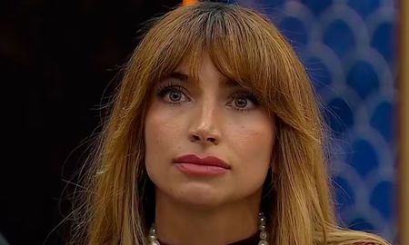 Solange Abraham resbaló con un escalón y terminó en el piso durante un especial de Pasapalabra. Solange Abraham resbaló con un escalón y terminó en el piso durante un especial de Pasapalabra.