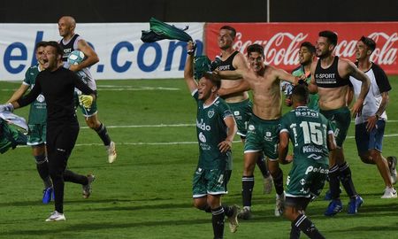 Sarmiento de Junín venció a Estudiantes de Río Cuarto en los penales y disputará la próxima temporada de la Liga Profesional. Sarmiento de Junín venció a Estudiantes de Río Cuarto en los penales y disputará la próxima temporada de la Liga Profesional.