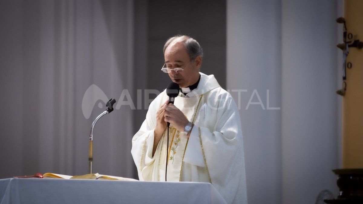 Con la basílica vacía y transmisión en vivo se celebró la misa de pascua en Guadalupe.