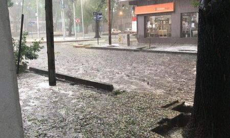 Mendoza enfrenta un cruel temporal y se prevé que las lluvias continúen varios días más. Mendoza enfrenta un cruel temporal y se prevé que las lluvias continúen varios días más.