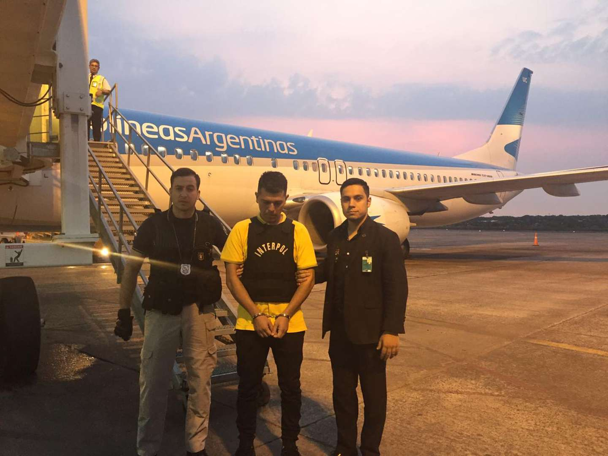 Waldo Servi&aacute;n Riquelme fue trasladado a Buenos Aires por Interpol.