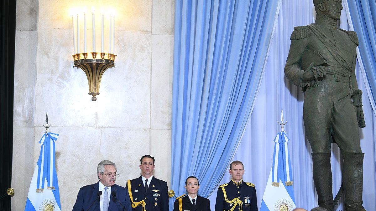 El presidente explicó que se ha iniciado un proceso de reequipamiento de las Fuerzas Armadas sin precedentes.