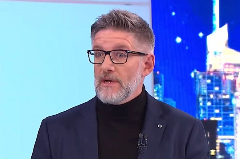 Luis Novaresio no pudo evitar reírse junto a Jey Mammon sobre las imágenes subidas de tono que se filtraron con Braulio Bauab.