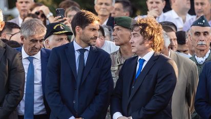 Según una encuesta, en Santa Fe Pullaro mide mejor que Milei y la preocupación por los salarios le gana a la inseguridad