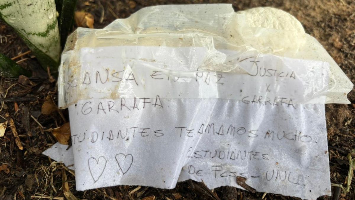 Emotiva carta por parte de los estudiantes de la UNL en pedido de justicia por Garrafa. Emotiva carta por parte de los estudiantes de la UNL en pedido de justicia por Garrafa. 