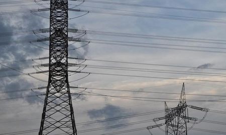 El cambio de un equipo de alta tensión puede generar cortes de energía en plena ola de calor. El cambio de un equipo de alta tensión puede generar cortes de energía en plena ola de calor.