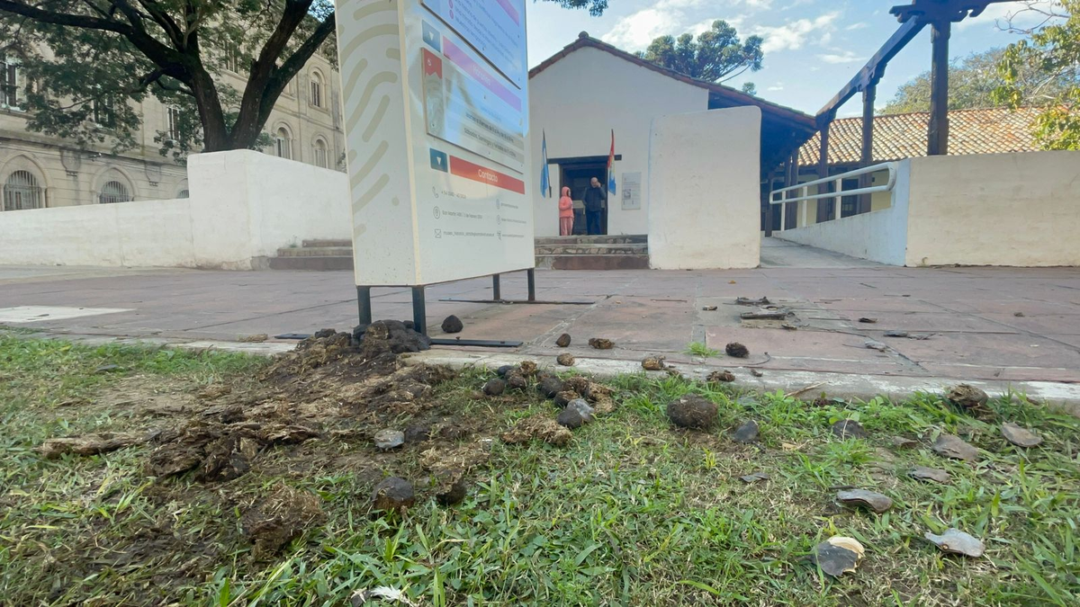 La entrada al Museo Histórico de la provincia de Santa Fe. La entrada al Museo Histórico de la provincia de Santa Fe.