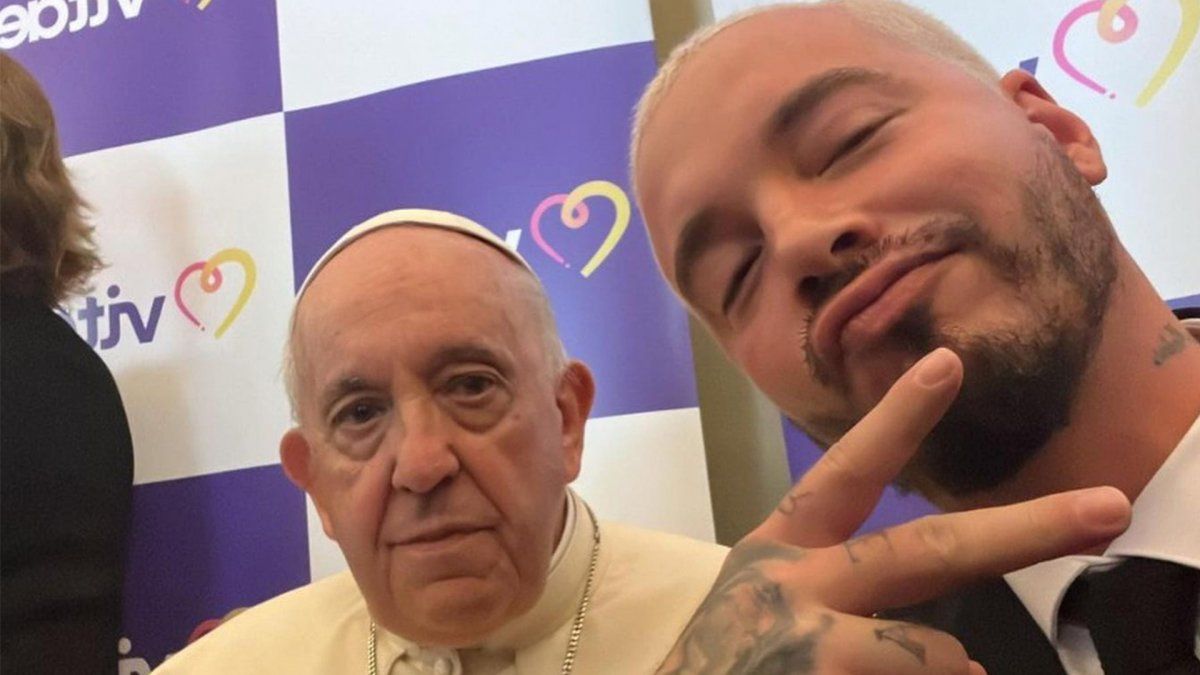 El papa Francisco y J Balvin tuvieron un divertido encuentro