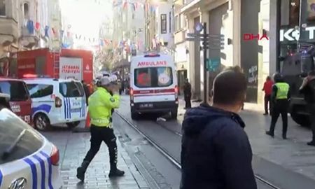 “No se sabe si se trata de un ataque, un terrorista suicida o un paquete bomba. Se dice que han llegado muchos informes en esta dirección”, revelaron. “No se sabe si se trata de un ataque, un terrorista suicida o un paquete bomba. Se dice que han llegado muchos informes en esta dirección”, revelaron.
